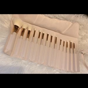 Colourpop Brush Roll